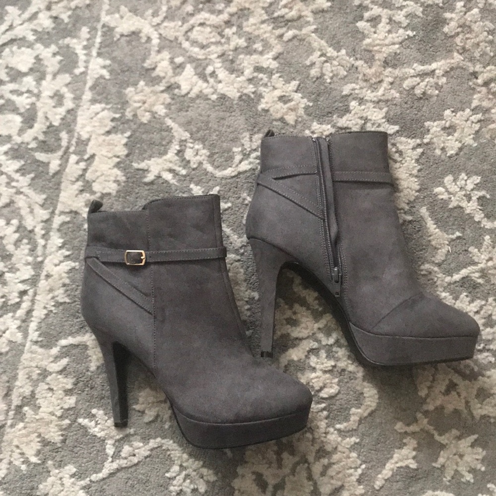 Boots - Picture 2 of 3